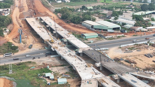 Toàn cảnh công trường nút giao nghìn tỷ nối cao tốc với sân bay Long Thành ảnh 6