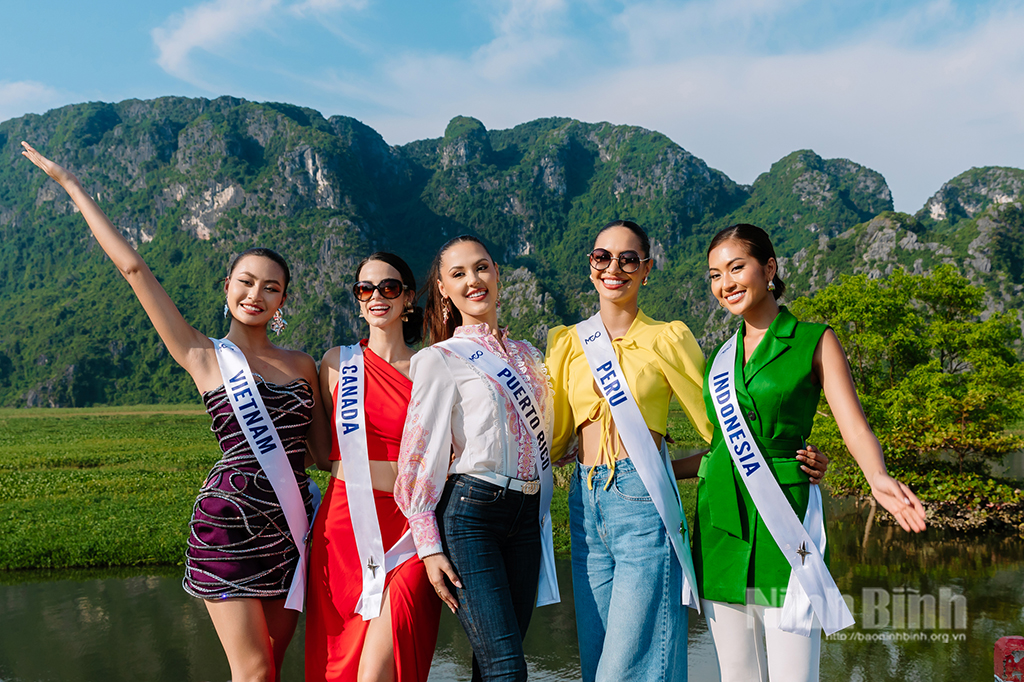 Las concursantes de Miss Cosmo visitan Ninh Binh para promover el turismo