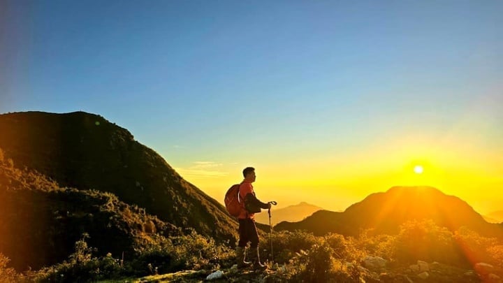 La route vers le sommet est difficile, mais lorsque vous atteignez le sommet, vous vous sentez très satisfait. (Photo: Ho Duc Hoang)