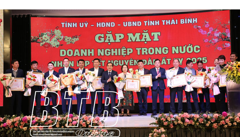 Tỉnh ủy, HĐND, UBND tỉnh: Gặp mặt và chúc tết các doanh nghiệp nhân dịp tết Nguyên đán Ất Tỵ 2025