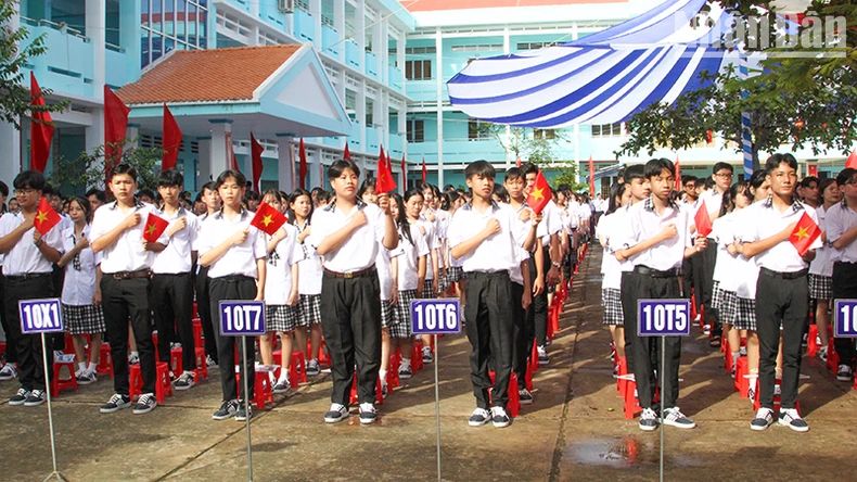 ครูแต่ละคนเป็นแบบอย่างของความมีคุณธรรม การเรียนรู้ และความคิดสร้างสรรค์ในการสร้างแรงบันดาลใจให้นักเรียนรักการเรียนรู้ ภาพที่ 4