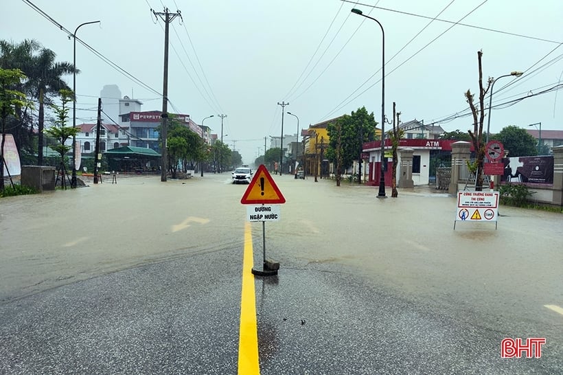 Hà Tĩnh chủ động xả tràn nhiều hồ chứa trước dự báo mưa lớn