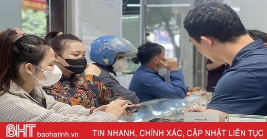 Giá vàng ở Hà Tĩnh tăng cao, giao dịch nhộn nhịp