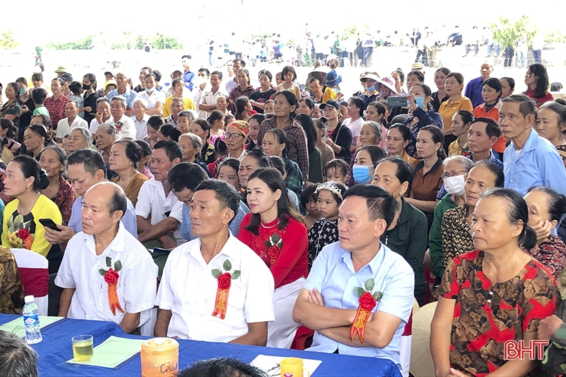 Réception du certificat de classement des vestiges historiques et culturels du temple de Phu Son