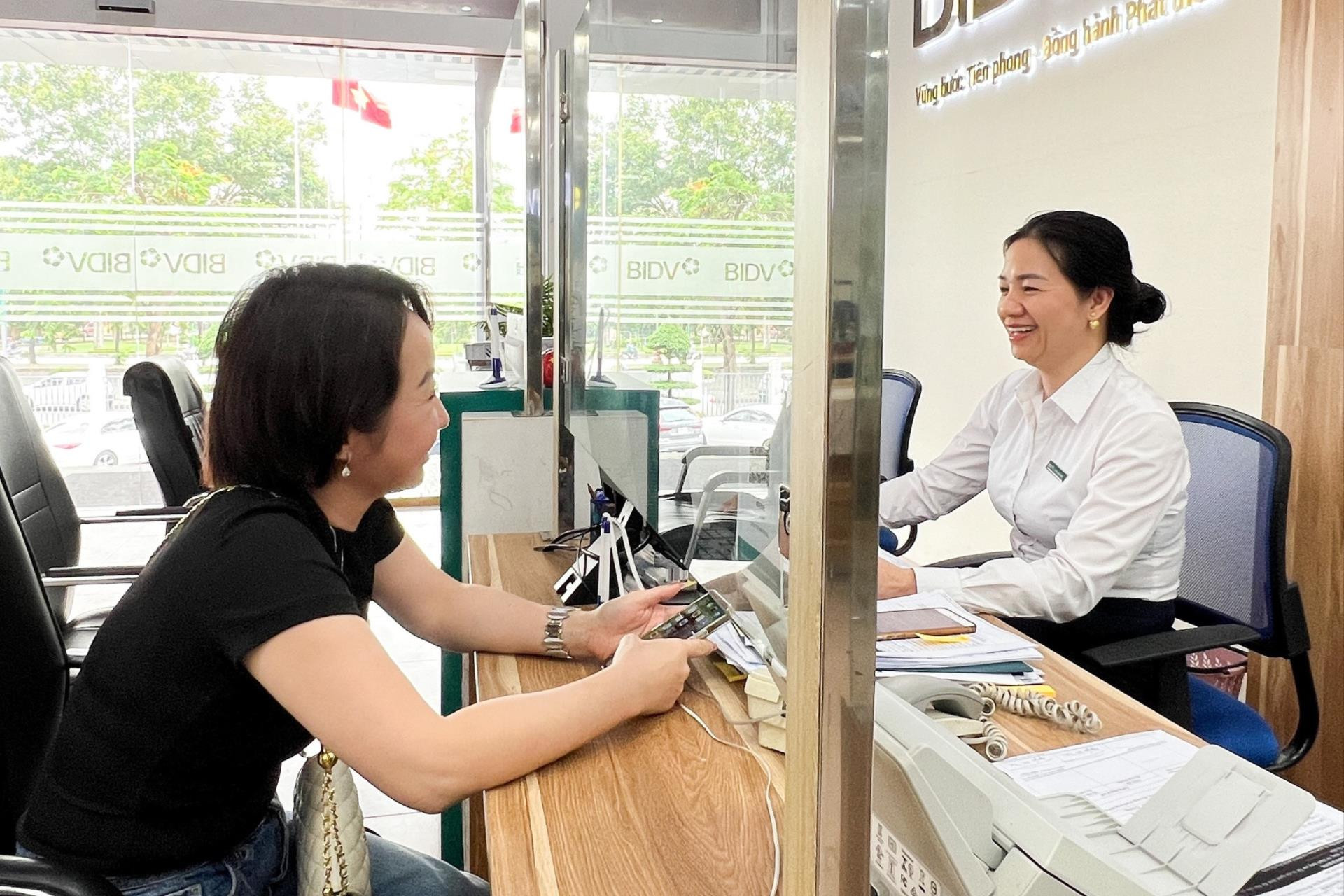 What are the deposit and lending interest rates at Hai Duong Bank?