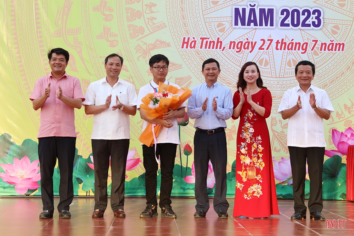 Issue Resolution on building and developing Ha Tinh culture and people in the new period