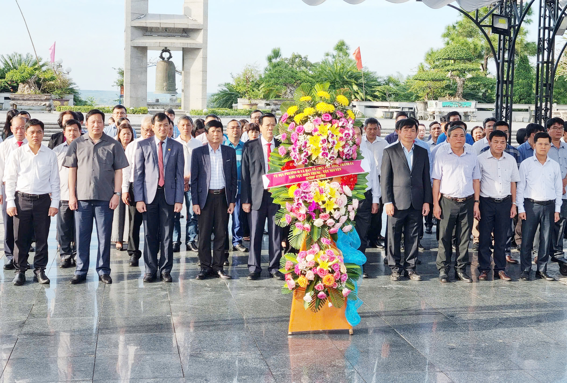 Đoàn công tác Vụ địa phương II, Ban Tổ chức Trung ương tri ân các anh hùng liệt sĩ