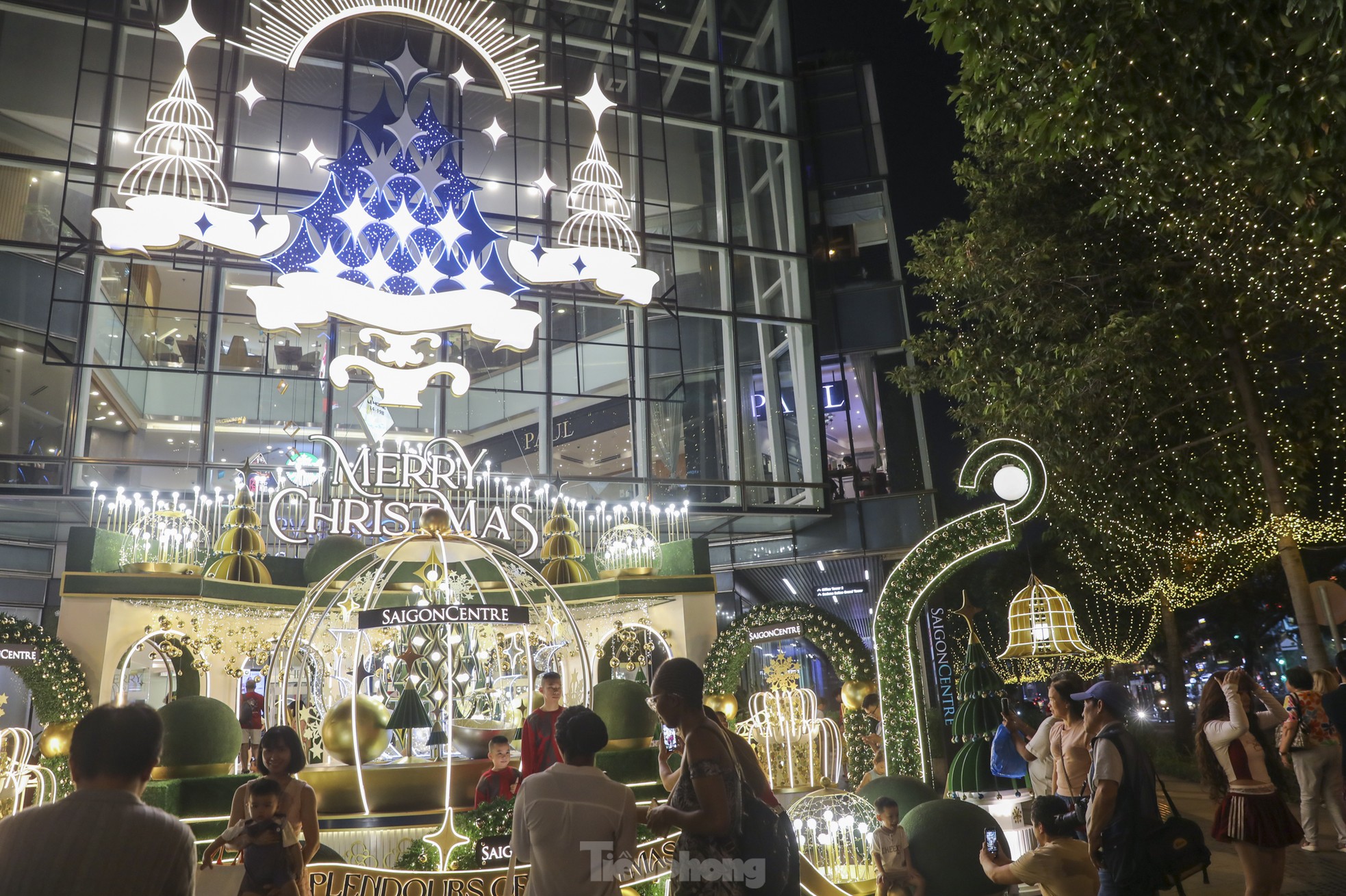 Christmas atmosphere comes early, young people in Ho Chi Minh City are fascinated with checking in photo 13