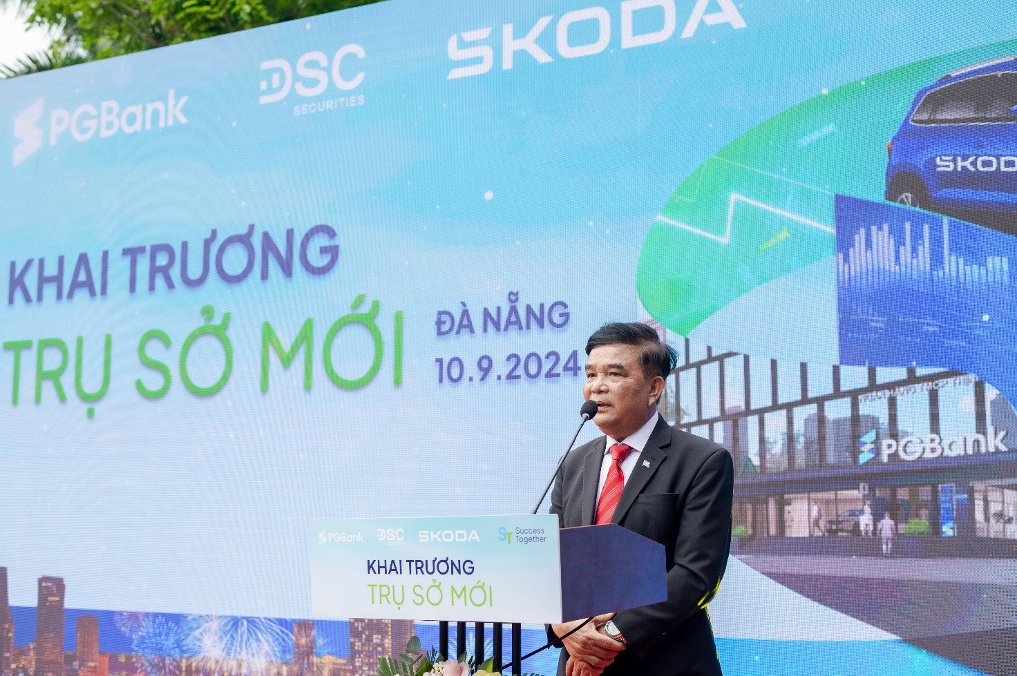 Mr. Vo Minh - Director of the State Bank of Vietnam, Da Nang branch, delivered a congratulatory speech at the opening event and cooperation signing ceremony.