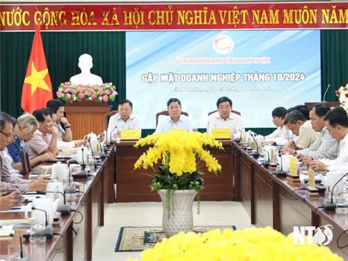 UBND tỉnh gặp mặt doanh nghiệp tháng 10