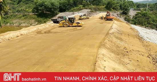 Accélération de l'avancement des projets dans le district montagneux de Vu Quang