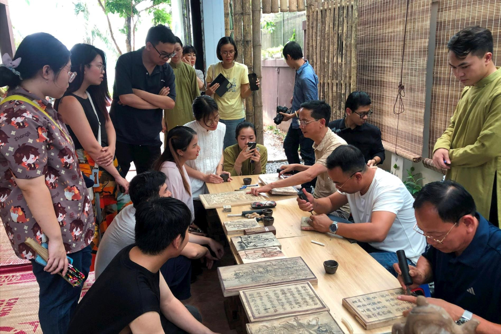 Implementing the project "Thanh Lieu Woodblocks - Journey to revive a craft village" in Hanoi