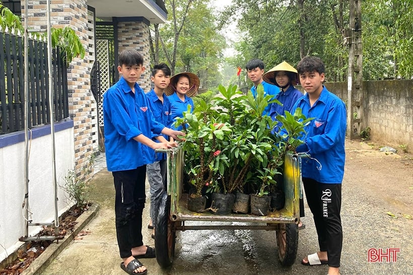 สมาชิกสหภาพเยาวชนห่าติ๋ญกว่า 4,000 คนตอบรับกิจกรรมวันอาทิตย์สีเขียวครั้งที่ 4