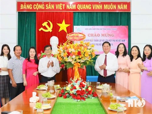 Lãnh đạo tỉnh thăm, chúc mừng Hội Liên hiệp Phụ nữ tỉnh