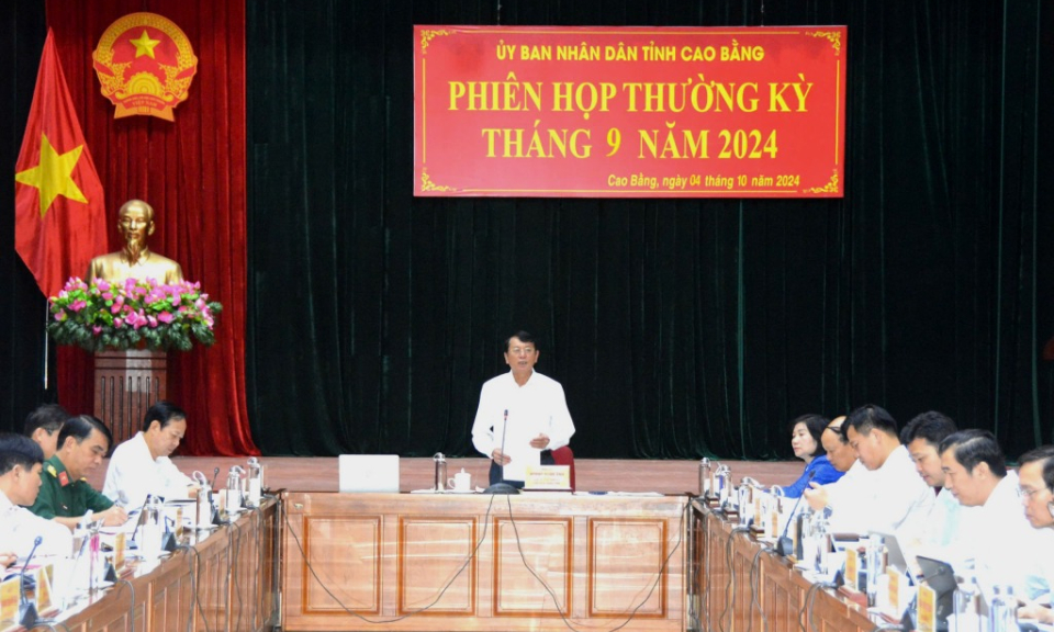 Provincial People's Committee holds regular meeting in September