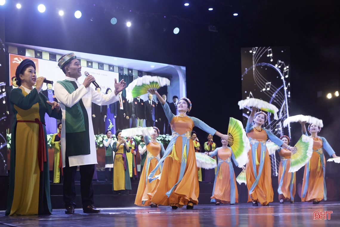 Ha Tinh gewann einen Preis beim National Elderly Singing Festival