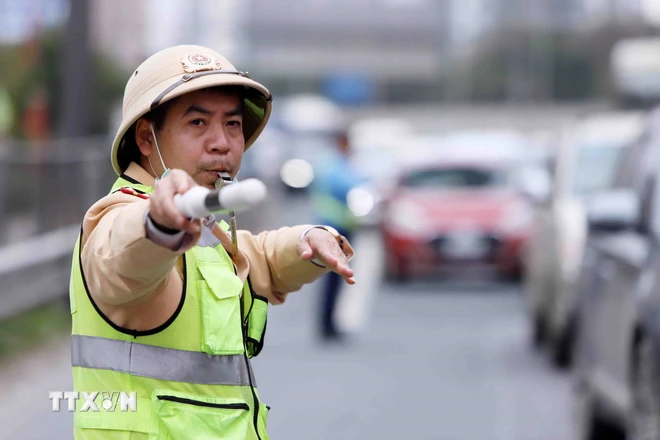 Wie sind die Transportmittel in Hanoi während der zweitägigen Nationaltrauer?