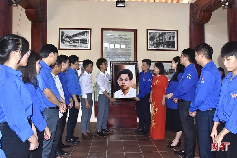 La jeunesse de Ha Tinh célèbre le 109e anniversaire du héros martyr Ly Tu Trong