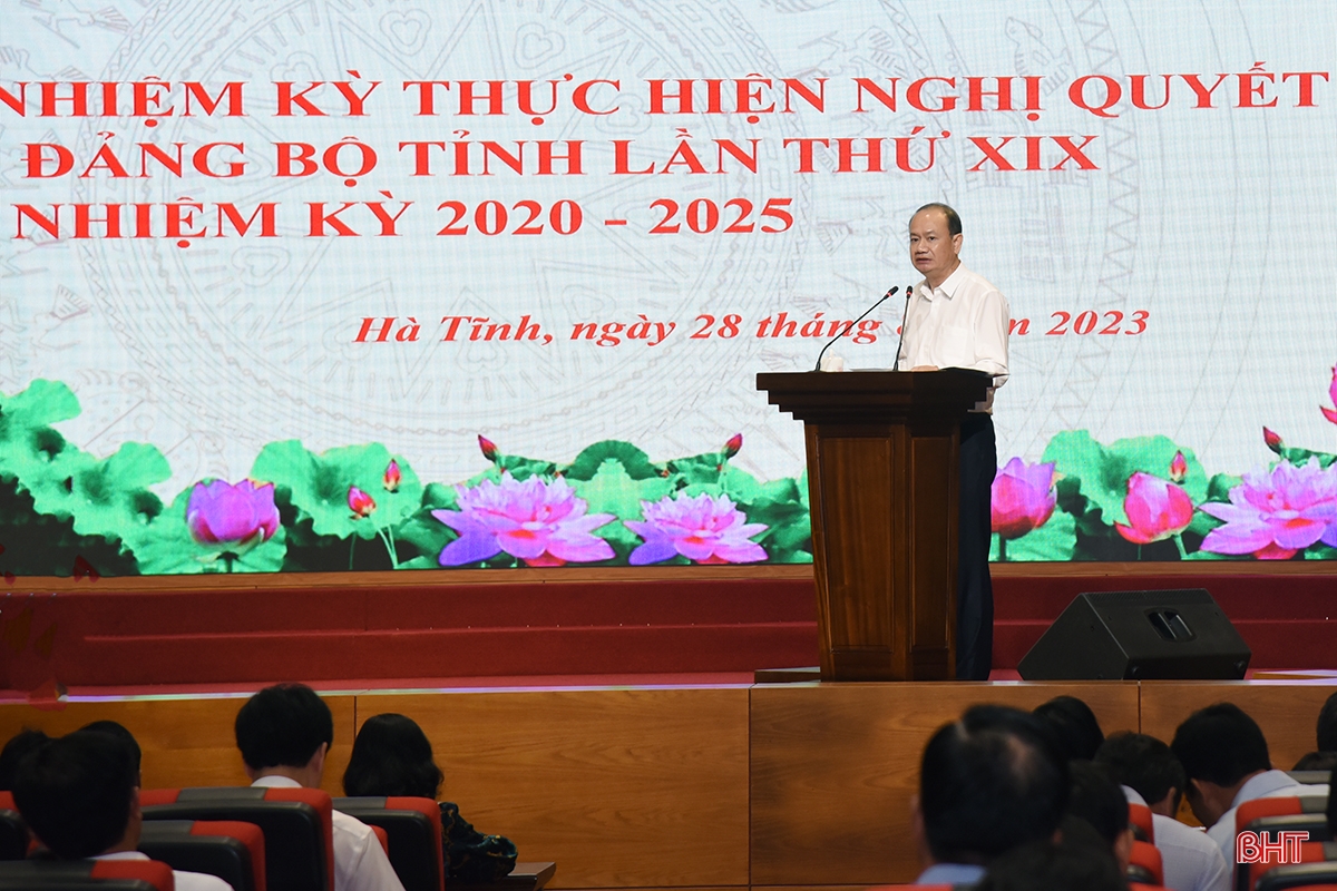 Thẳng thắn đề xuất nhiều giải pháp hoàn thành mục tiêu Nghị quyết Đại hội Đảng bộ tỉnh