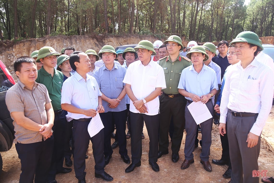 Bonne coordination, suppression des difficultés pour mettre en œuvre le projet d'autoroute Nord-Sud à travers Ha Tinh