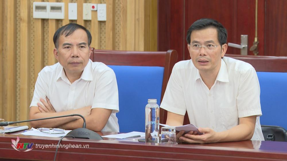 Representantes de departamentos, agencias y unidades asistieron a la reunión en el puente de Nghe An.