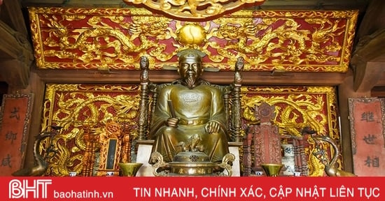 “Làm cây thông đứng giữa trời mà reo”