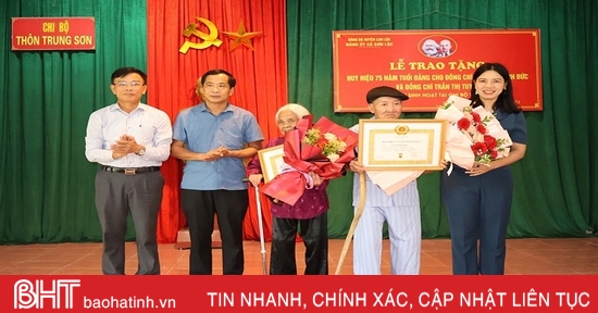 Trao Huy hiệu 75 năm tuổi Đảng cho 2 đảng viên lão thành ở Can Lộc