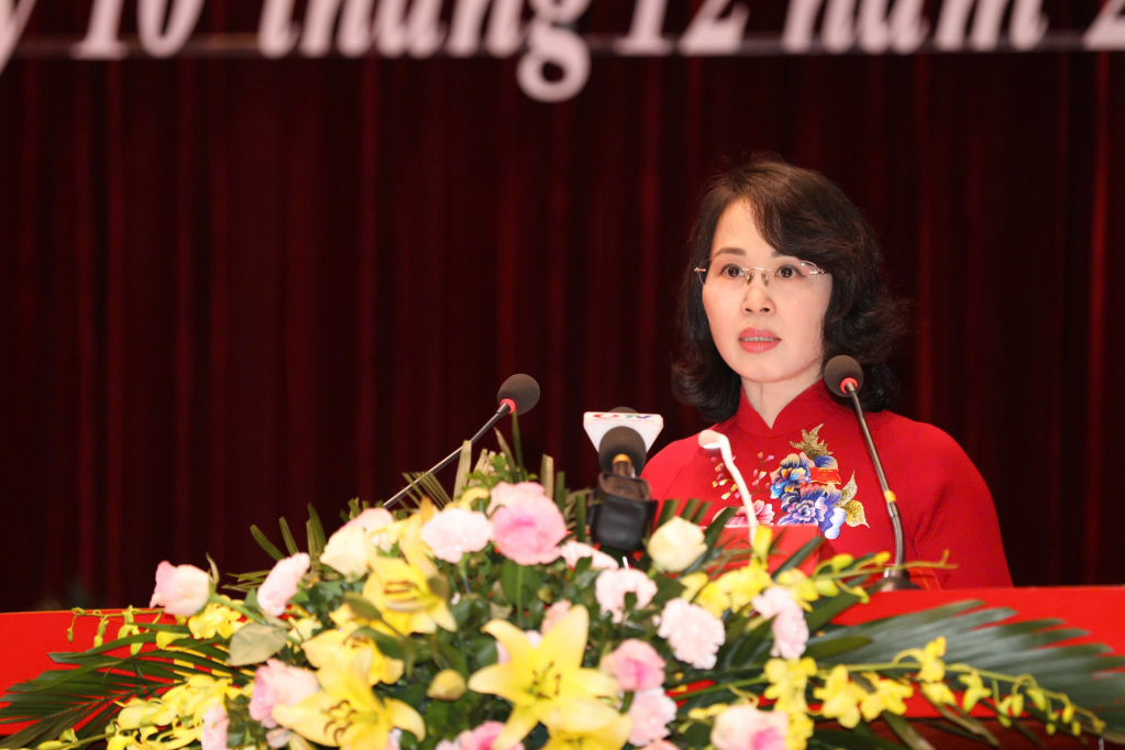 La camarade Trinh Thi Minh Thanh, secrétaire adjointe permanente du Comité provincial du Parti et présidente du Conseil populaire provincial, a prononcé un discours de clôture lors de la réunion.