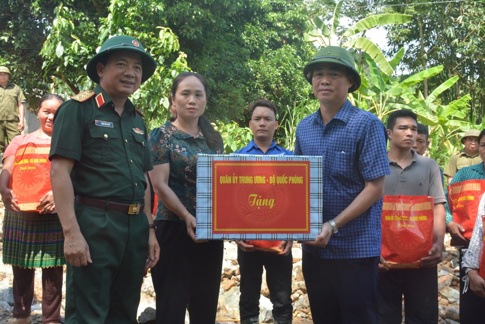 Le rôle du travail du Parti et du travail politique dans les 80 années de construction, de combat et de croissance de l'Armée populaire du Vietnam