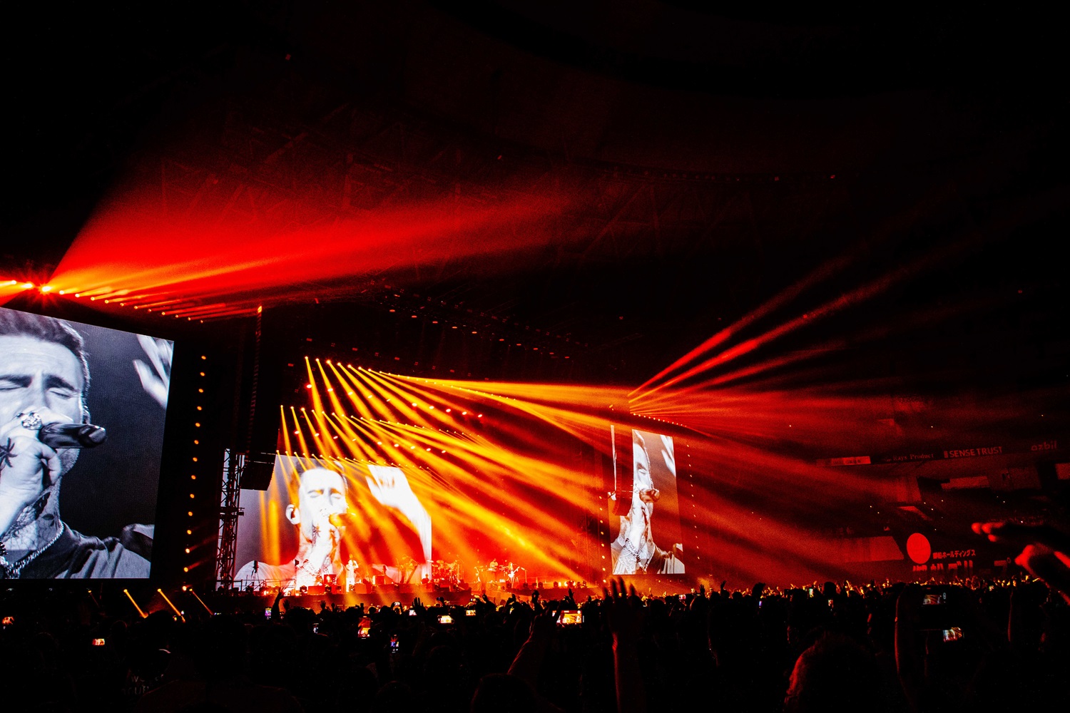 Les billets en prévente de 8Wonder « s'évaporent » rapidement, les fans de Maroon 5 se disputent les billets officiels