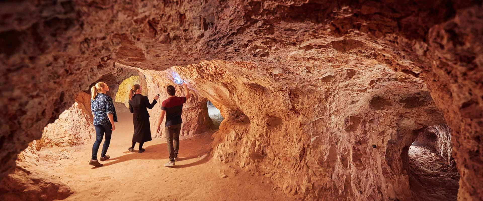 ウムーナ・オパール鉱山と博物館 クーバーペディ.jpg