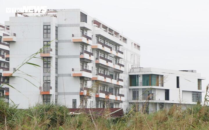 Nach zehnjähriger Bauzeit besteht das Projekt immer noch aus einer Reihe verlassener Gebäude. (Foto: N.Loan)