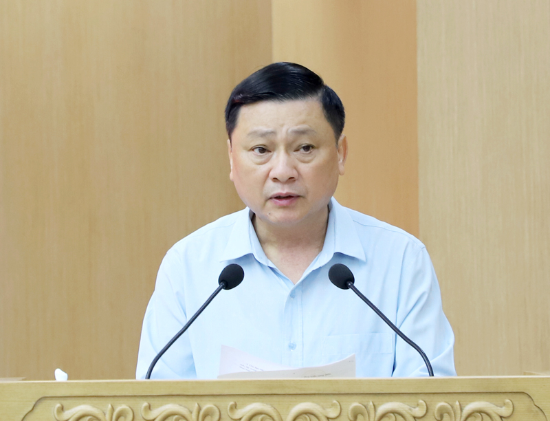 응우옌 민 티엔(Nguyen Minh Tien) 도당위원회 조직위원장이 도당위원회의 운영위원회 설립 결정을 발표했습니다.