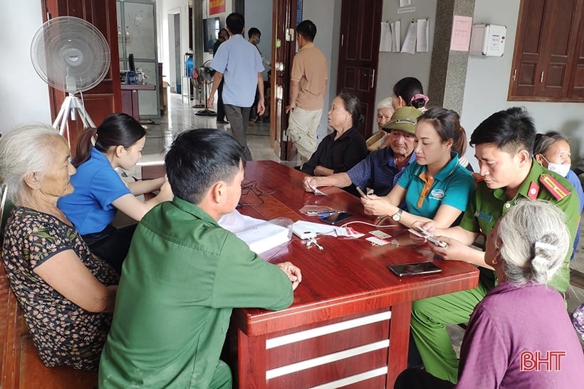 Empreintes de la jeunesse des forces armées de Ha Tinh dans la campagne « Marche verte »