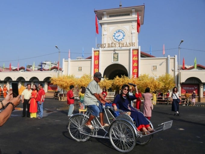 Tour Tết trong nước bị 'quay lưng' vì giá vé máy bay cao