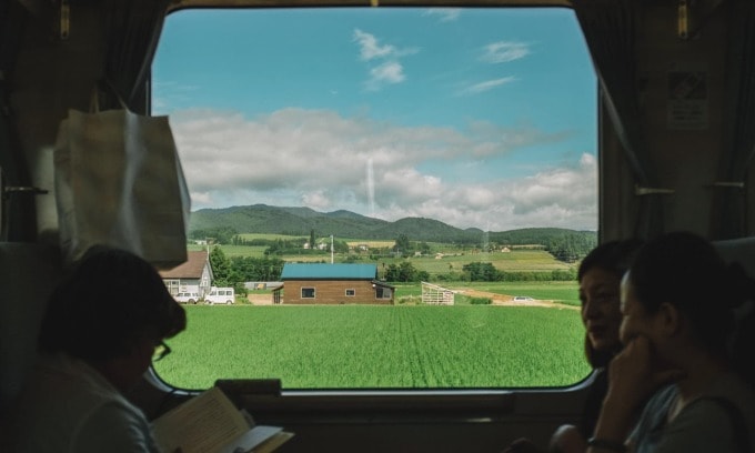 Der Shinkansen-Zug fährt durch die Region Hokkaido. Foto: Son Tung