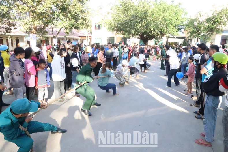 [Ảnh] “Xuân biên phòng - Ấm lòng dân bản” - Tết Giáp Thìn 2024 ở Đắk Lắk ảnh 14