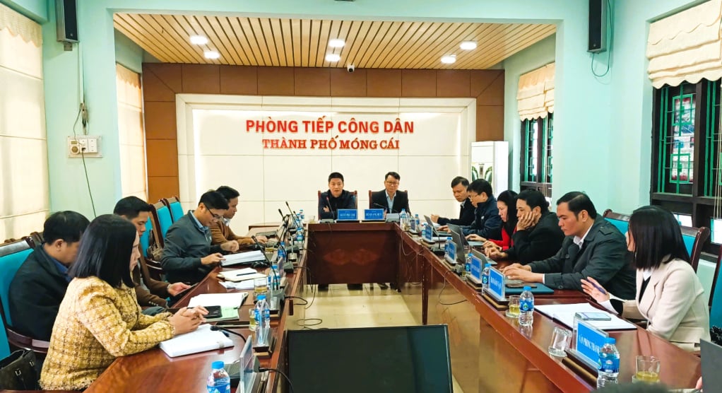 Leaders of Mong Cai City People's Committee received people and resolved complaints and denunciations in December 2024.