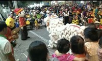 Lion dance troupe in Quang Ngai dances to the fun music of Baby Shark, Panama