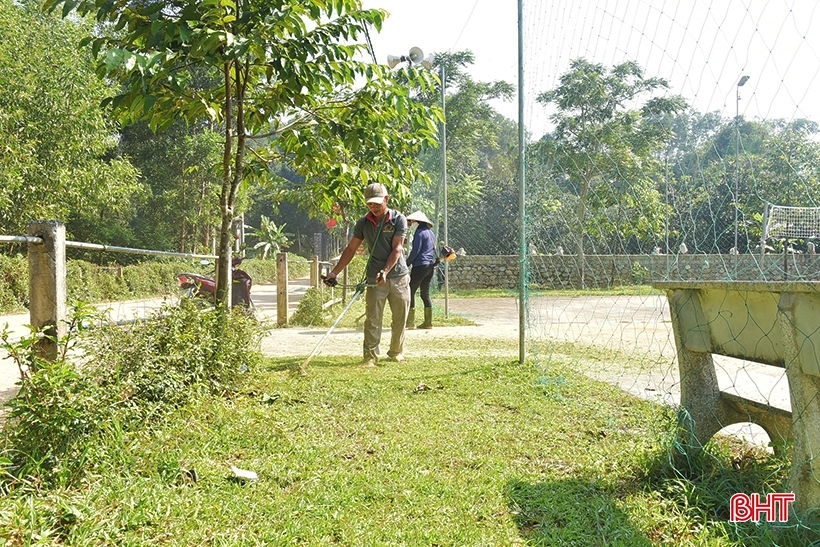 Ông trưởng thôn góp công, hiến của, cùng đưa vùng rốn lũ thành khu dân cư mẫu