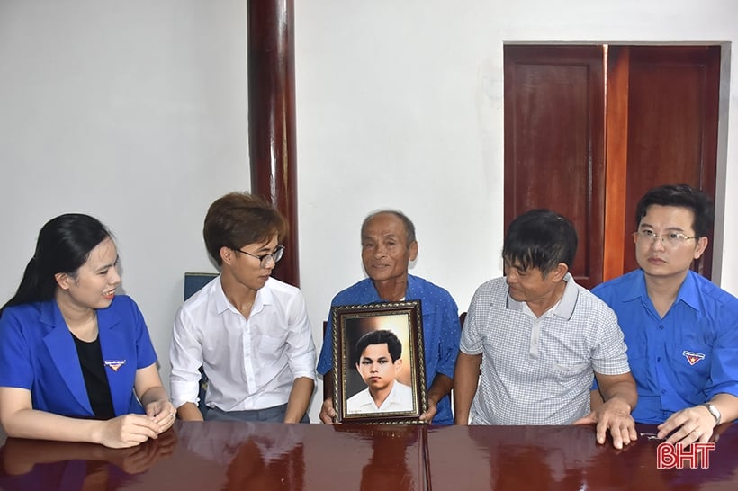 La jeunesse de Ha Tinh célèbre le 109e anniversaire du héros martyr Ly Tu Trong