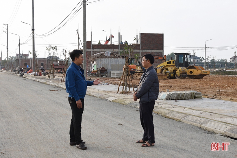 A commune in Ha Tinh simultaneously cleared land for 9 major projects.