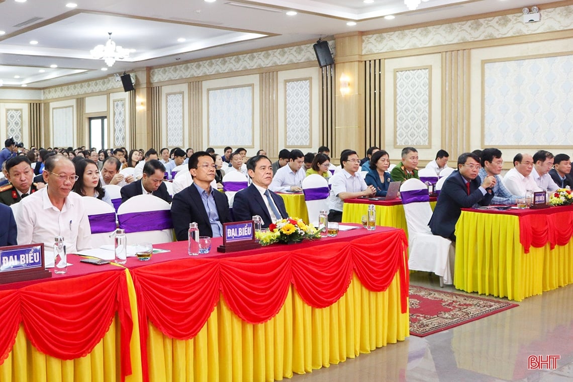 บริษัท Ha Tinh Urban Construction and Environment Joint Stock Company ได้รับรางวัลเหรียญแรงงานชั้นหนึ่ง