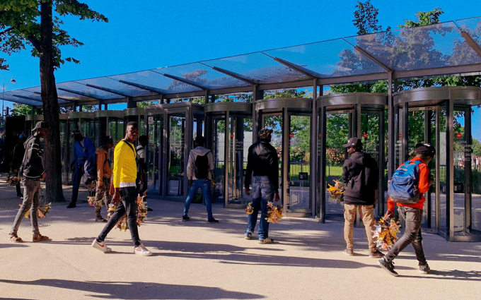 Turistas vietnamitas señalan 4 inconvenientes al visitar París