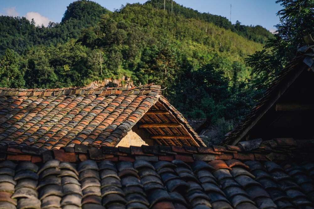 “The first impression of Then Pa was when I stood on Lung Cu flagpole and looked down to the right, I saw a small village next to a lake, in the middle was a stone yard arranged in the shape of a star. My lover and I decided to visit the village, only 2km from the foot of the flagpole,” Hieu shared.