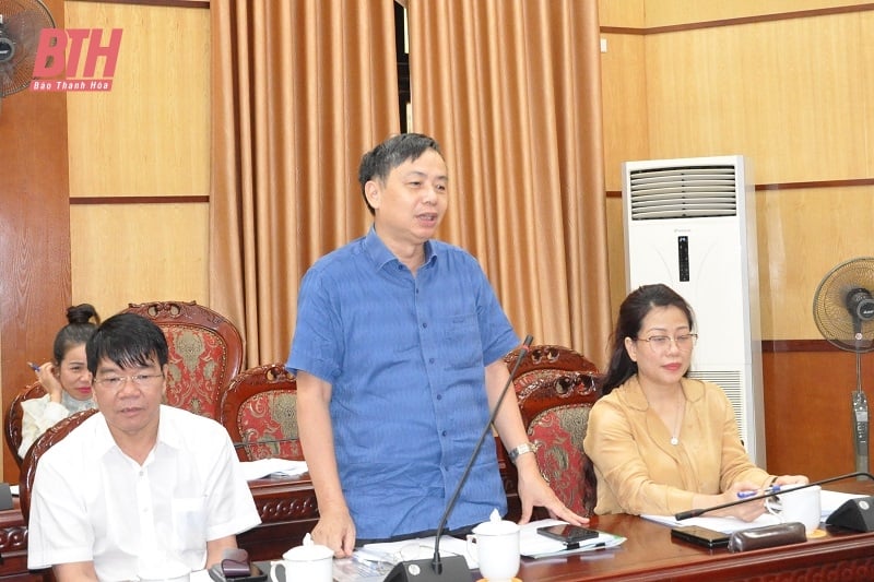 Implementar sincrónicamente soluciones para mejorar la efectividad del desarrollo turístico en la provincia de Thanh Hoa.