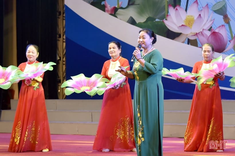 Le Festival de chant des personnes âgées de la région I a eu lieu du 29 au 30 septembre à Ha Tinh.