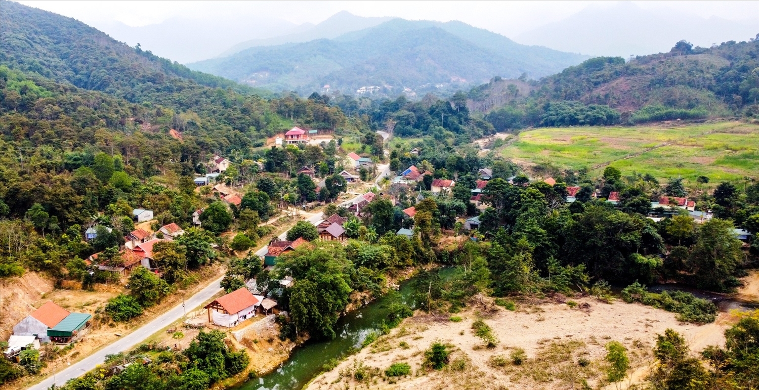 Vùng đồng bào DTTS&MN Nghệ An ngày một thêm khởi sắc nhờ hiệu quả từ chương trình MTQG 1719 - Trong ảnh: Một góc bản Văng Môn, xã Nga My, huyện Tương Dương