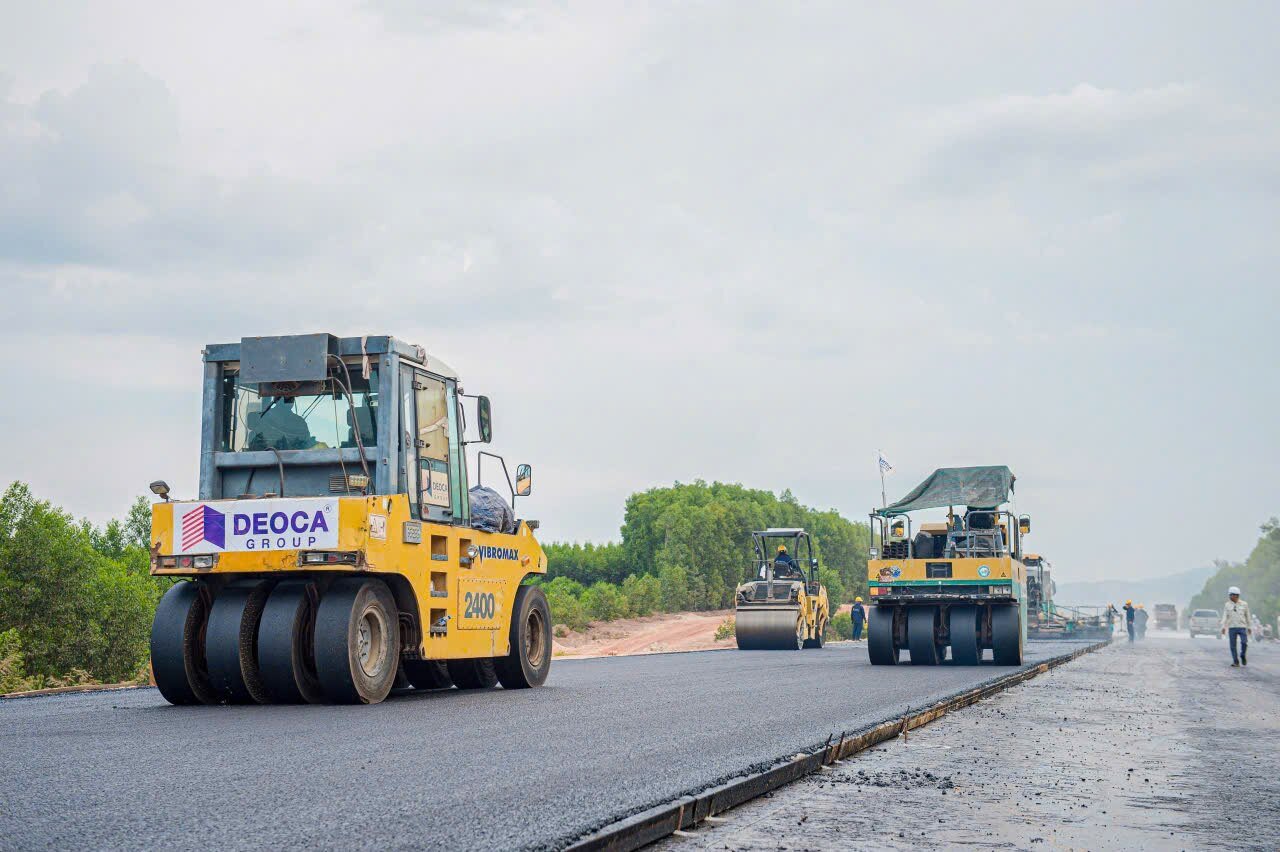 HHV mobilise des ressources et des équipements pour accélérer la progression de la construction du projet d'autoroute Quang Ngai - Hoai Nhon.