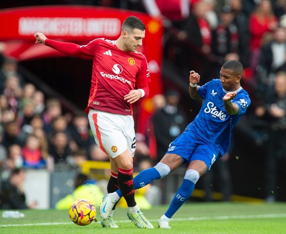 El hijo de Ashley Young juega en Peterborough. EFE